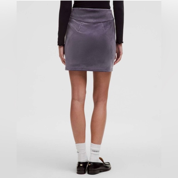 Lululemon Scuba High-Rise Mini Skirt *Velvet Nightfall *NWT Size Medium - Picture 3 of 4